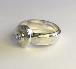 Easy wear Engagement ring